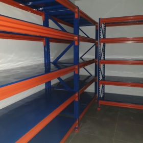 Điểm qua những ưu điểm của kệ sắt sơn tĩnh điện 