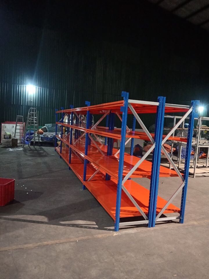 kệ sắt bình tân