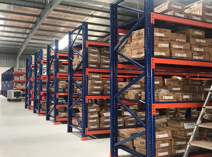 kệ sắt trung tải