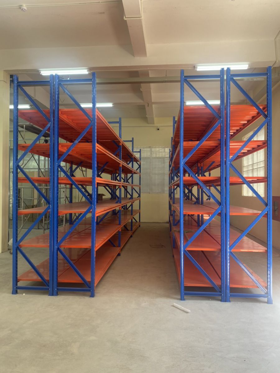 kệ sắt V lỗ giá rẻ