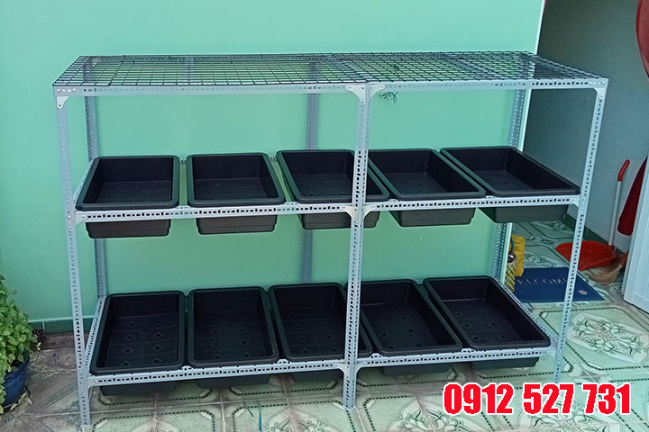 Lắp dăt kệ sắt v lỗ nhanh chóng