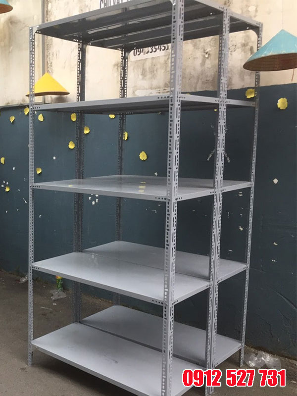 Chọn mua kệ sắt v lỗ tại Quận 1