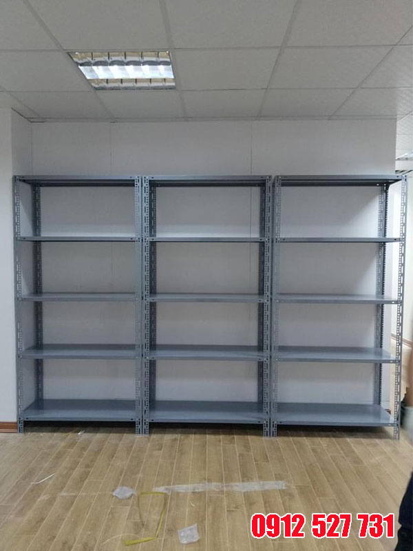 Kệ sắt v lỗ tại Quận 5 đa dạng kích thước