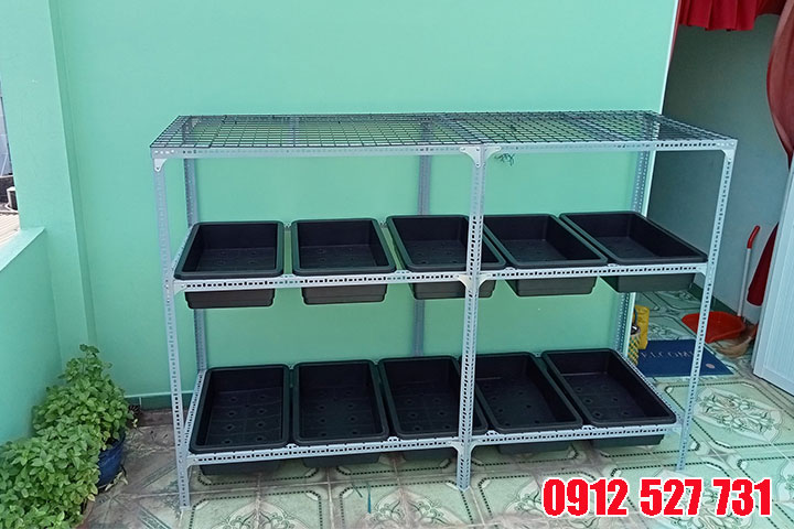 Lưu ý khi chọn mua kệ sắt v lỗ tại Quận 8