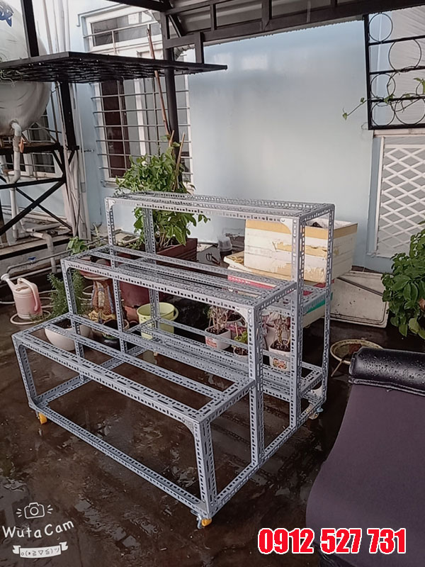Địa chỉ cung cấp kệ sắt v lỗ đa năng giá rẻ tại Quận 8