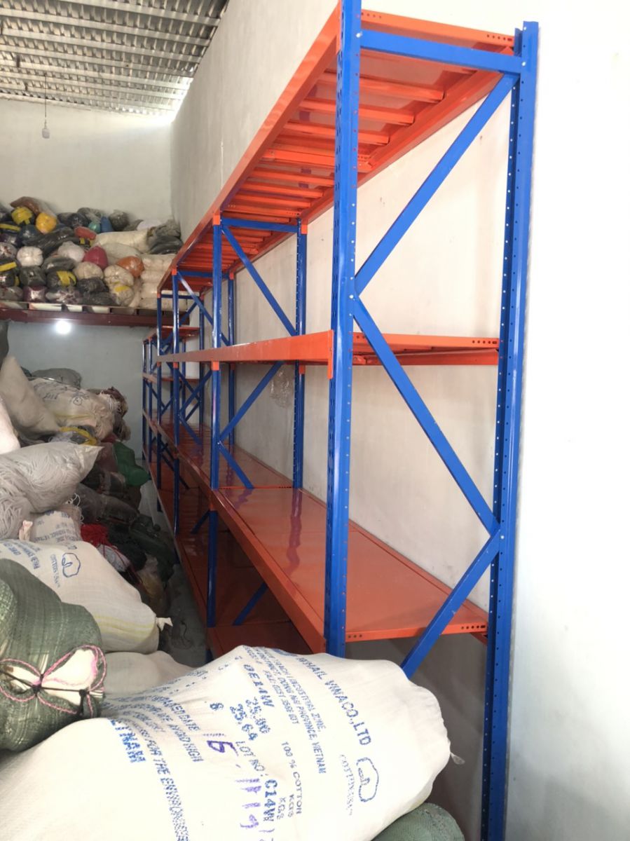 thi công lắp đặt kệ sắt