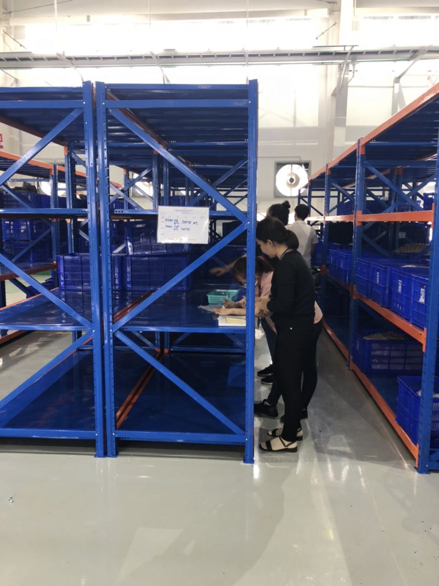 thi công lắp đặt kệ sắt